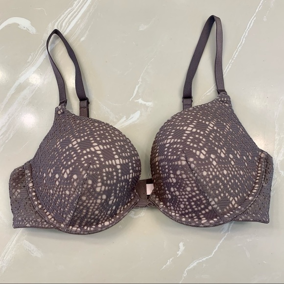 Victoria's Secret Other - • [Victoria’s Secret] Push Up Bra •